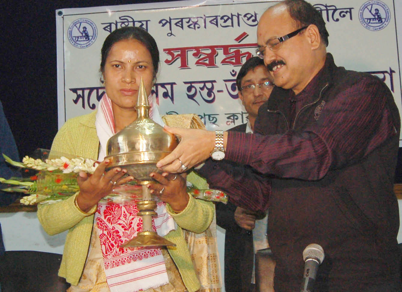 Bina Kalita wins National Award for weaving
