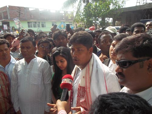 Congress wrests Raha crown