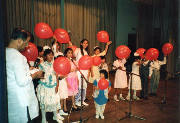 Balloon antics mark London’s silver jubilee Bihu celebrations
