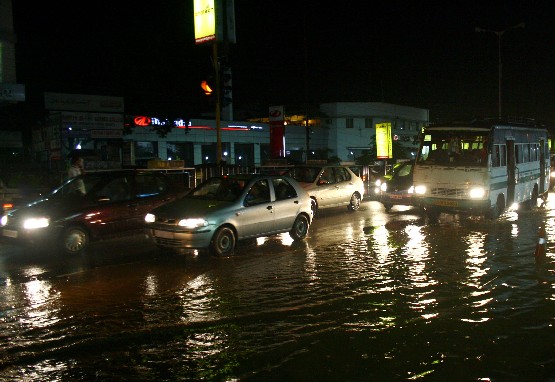 CM holds talks on city flood