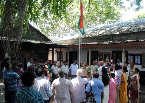 Guwahati Scribes defy militant’s diktat on I-Day 2013