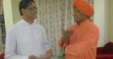 Swami Agnivesh visits Don Bosco University
